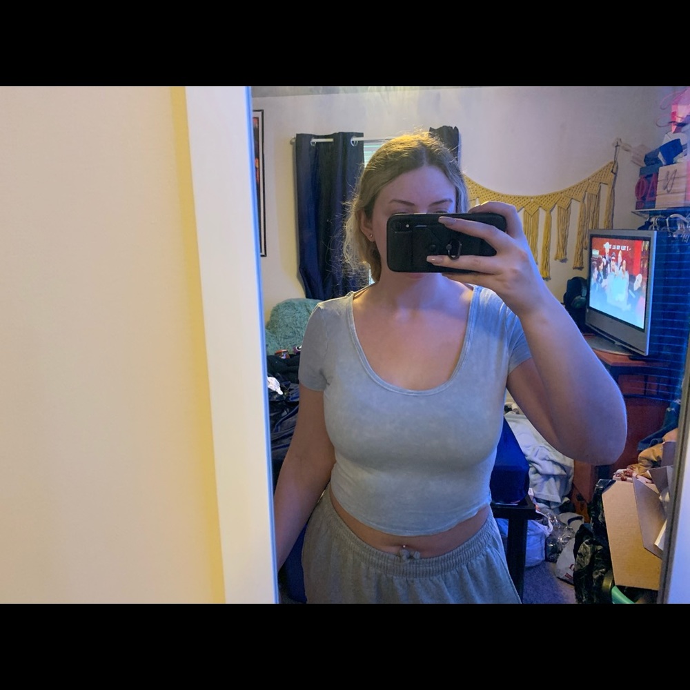 Stringy crop top